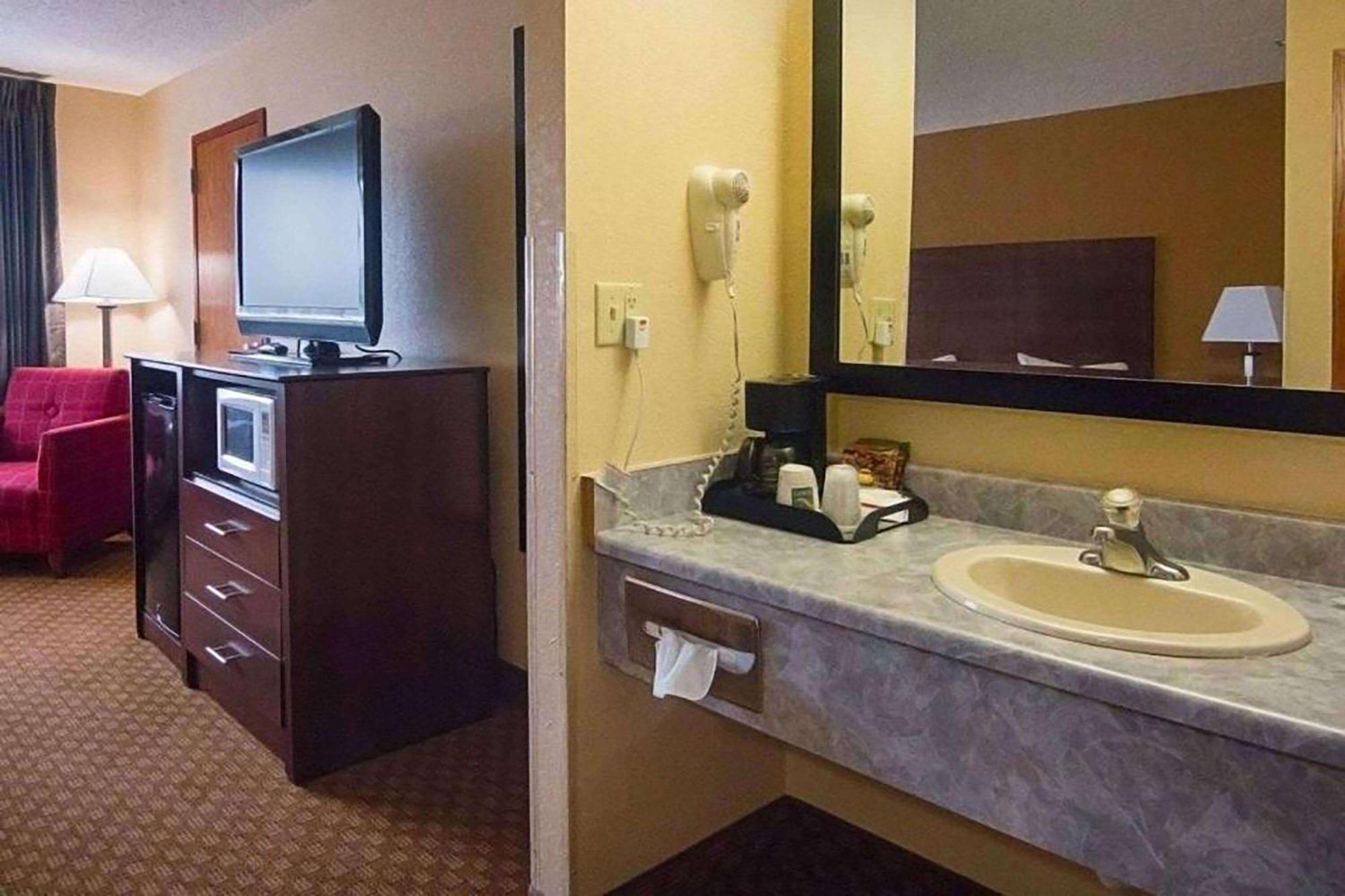 Super 8 By Wyndham Sturtevant Racine Esterno foto
